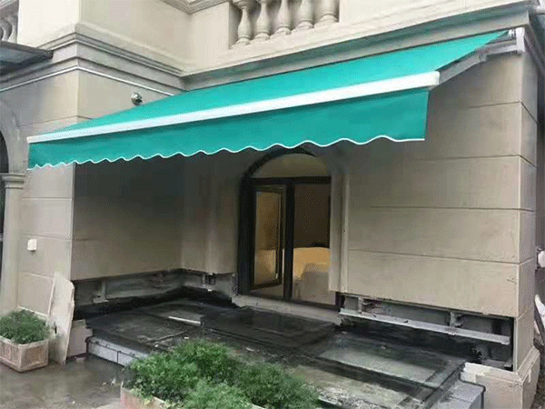 伸缩蓬